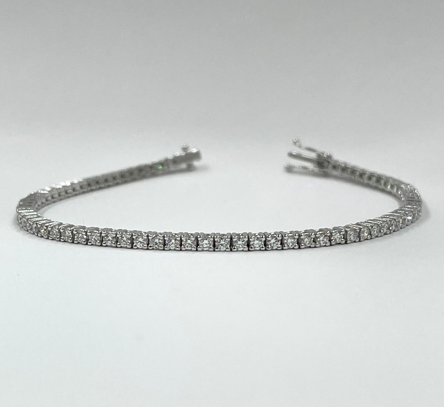 WHITE GOLD TENNIS BRACELET WITH DIAMONDS